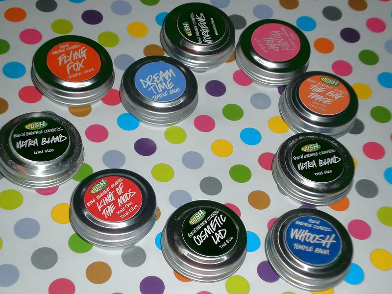 Sustainable Lip Gloss Packaging: Eco Boxes & Refills